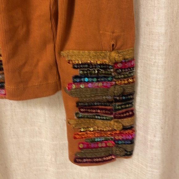 Soft surrounding button up top - Picture 4 of 7